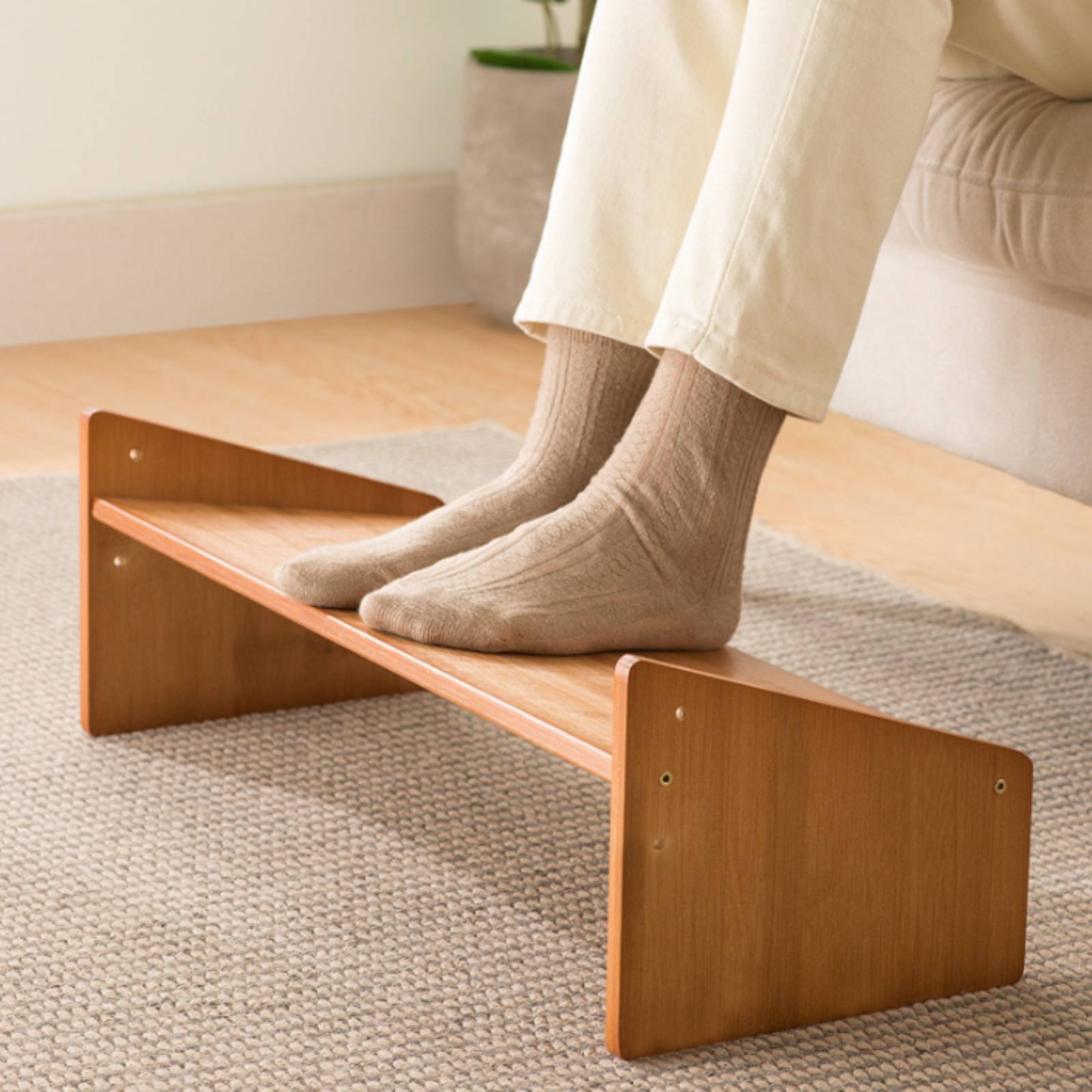 Under Desk Footrest Wide Surfa - Ergonomic Office Chair ulasan dan harga